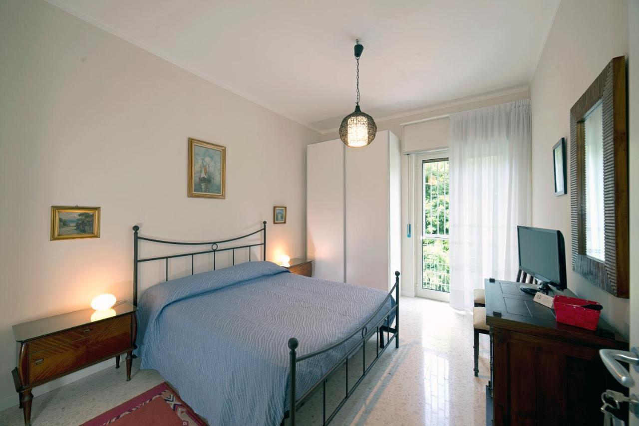 Le Rondini Bed & Breakfast เนเปิลส์ ภายนอก รูปภาพ