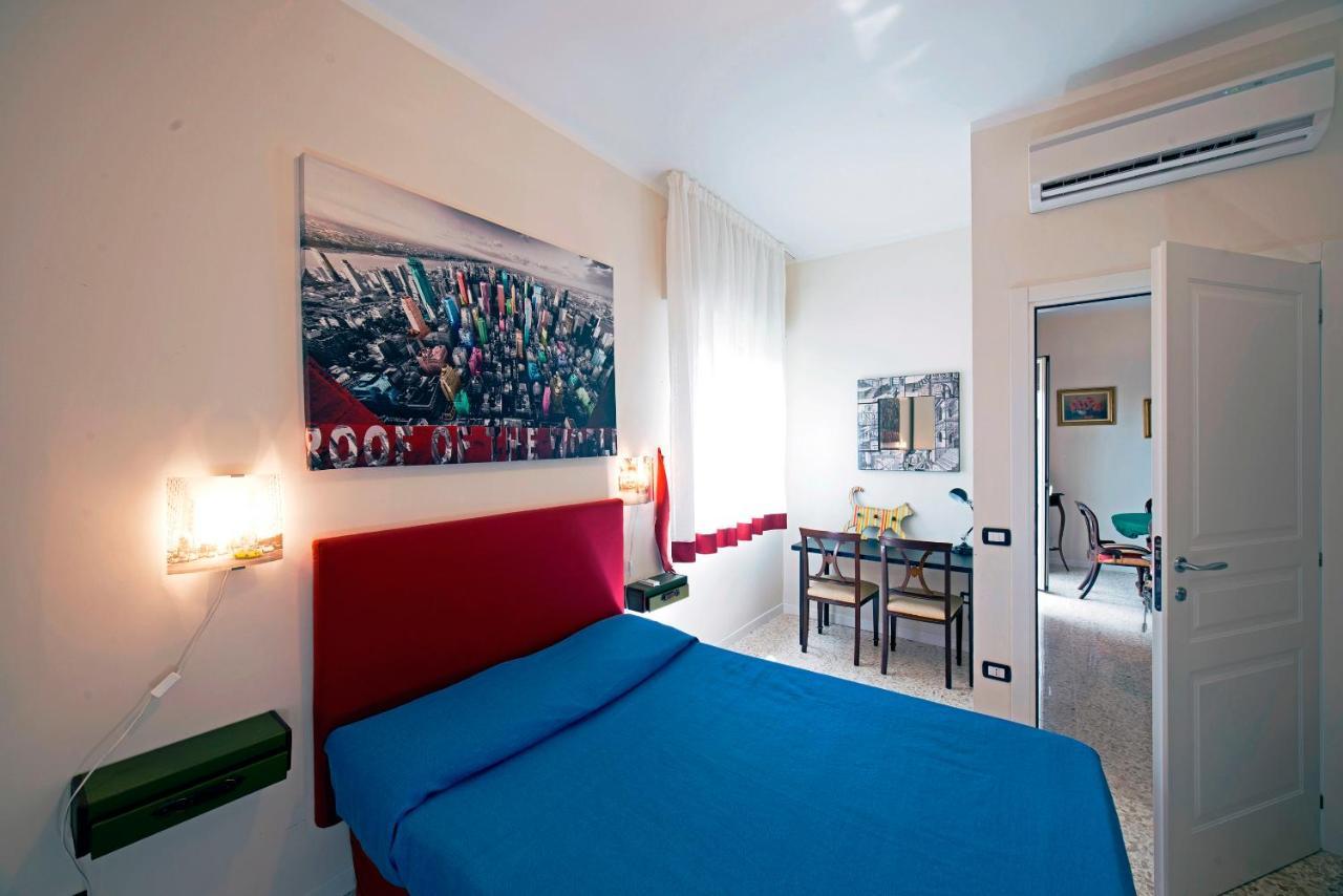 Le Rondini Bed & Breakfast เนเปิลส์ ภายนอก รูปภาพ